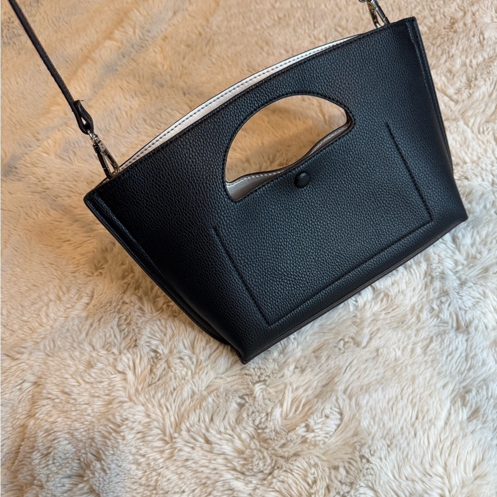 sondra roberts Elegant Black Leather Handbag - Picture 7 of 9